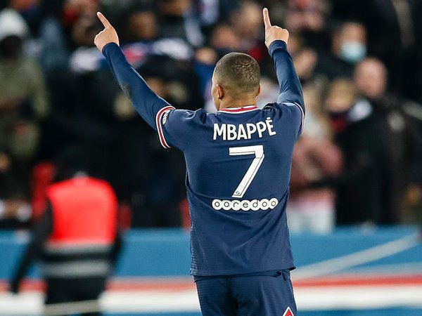 Chuyển nhượng bóng đá quốc tế 2/3: Mbappe được thưởng lớn nếu ở lại PSG 