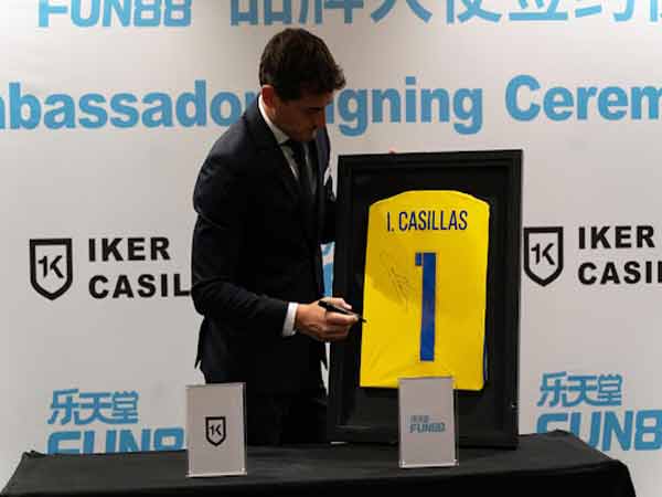 Sự nghiệp đỉnh cao của huyền thoại Iker Casillas